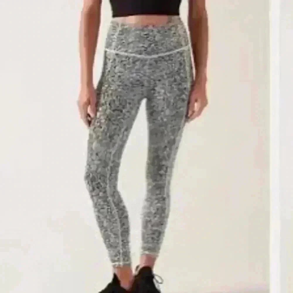Athleta Ultimate Stash Textured 7/8  Leggings Women’s Size M